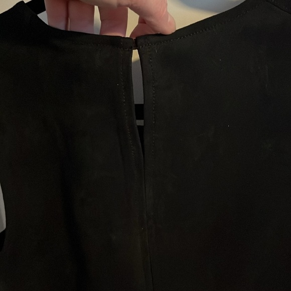 Banana Republic Sleeveless Solid Black Suede Boxy Top - Picture 6 of 7